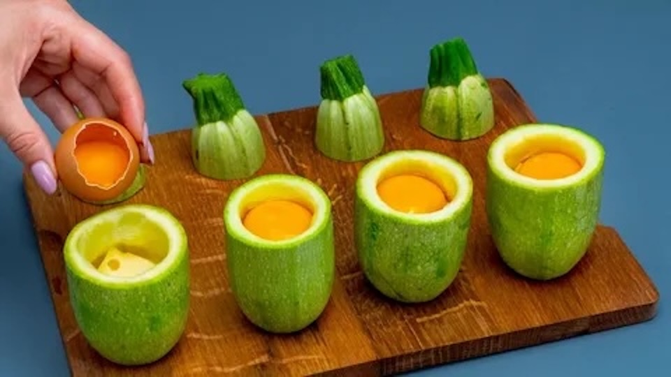 Gefüllte Zucchini mit Ei — leichtes herzgesundes Rezept